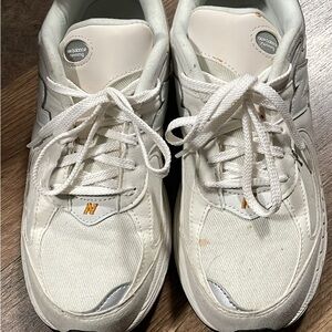 New Balance 2002R - size 7Y